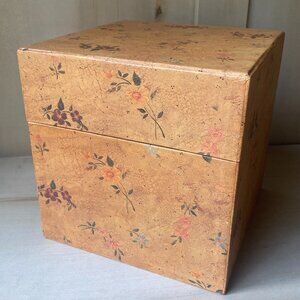 Bob's Boxes Primitive Wallpaper Box 7"x7" cottagecore shabby chic floral beige